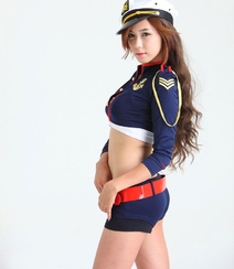 韩国美模《金荷律》紧身制服装图片组图4
