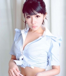 青春涌动 “童颜巨乳”刁扬写真组图5