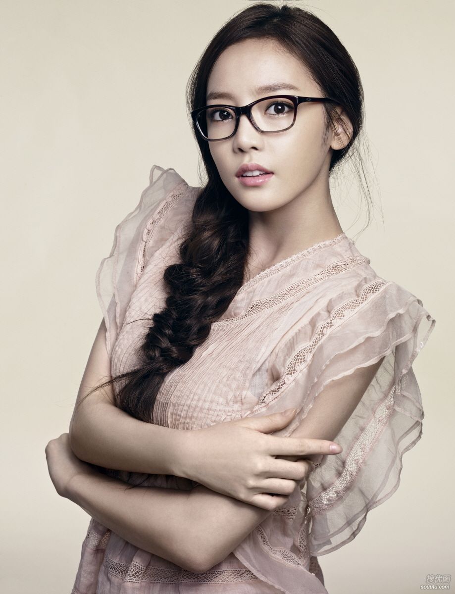 韩团具荷拉时尚代言写真-眼镜的魅力图片