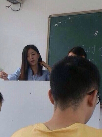 西南财经大学日语美女教师图片2