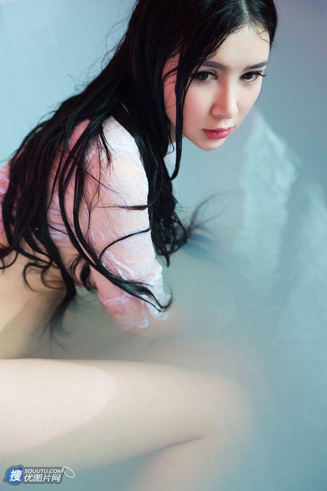 朦胧美-浴池里性感的湿身女人-美女顾欣怡写真套图3