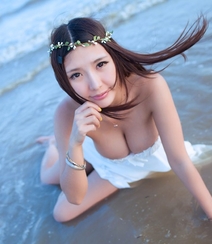 超巨乳美女莫晓茜海边逐浪写真~如海潮般汹涌的身材组图12