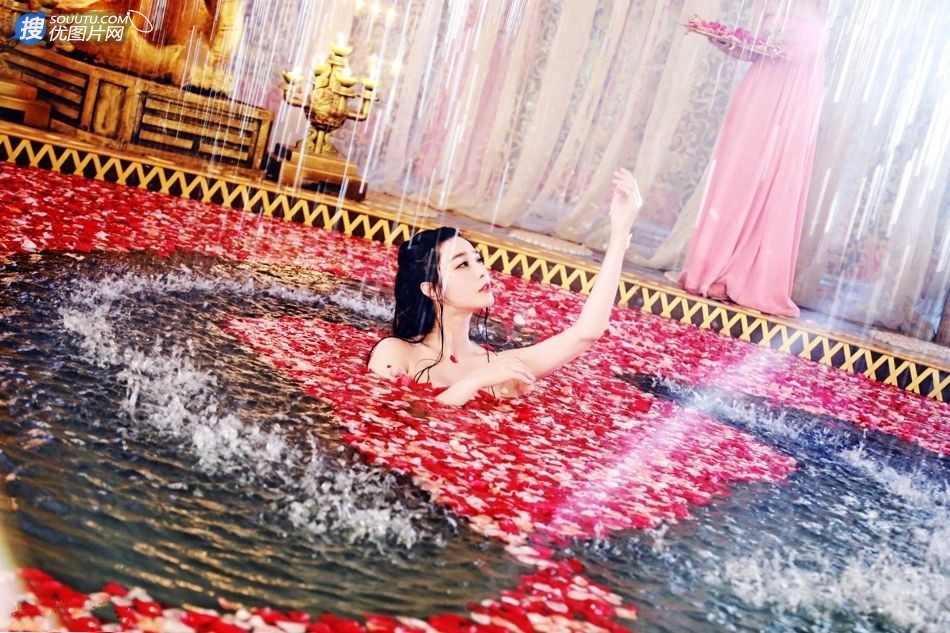 范冰冰《武则天》爆最新鸳鸯浴剧照-红花满池遍地香图片