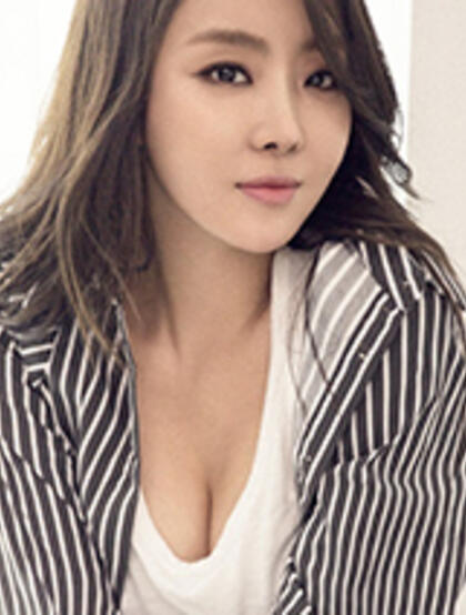  韩34岁女歌手Narsha写真，展成熟女人的独特魅力