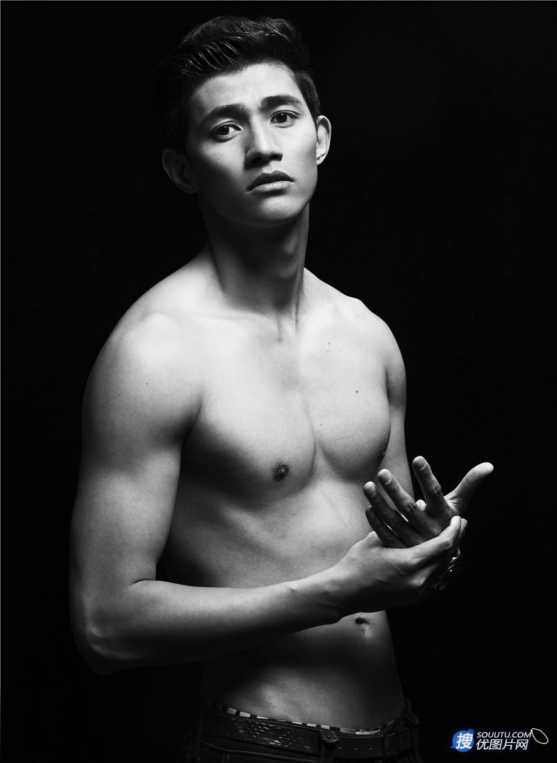 肌肉型男李子峰高清半裸黑白写真-展完美健硕身材图片