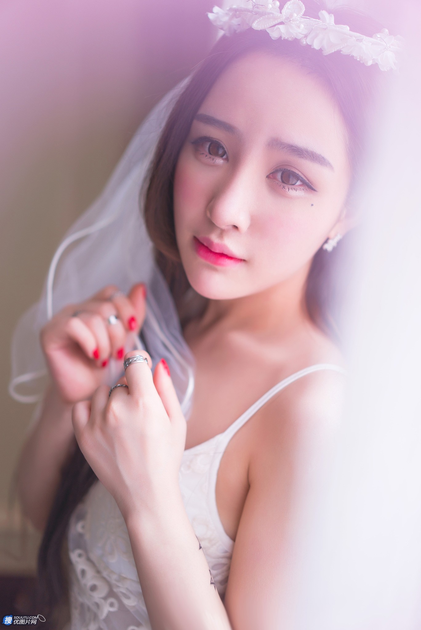 美女模特儿郭芸萌唯美朦胧白裙写真照套图5