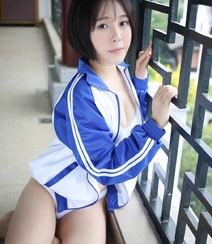 性感妹子Evelyn艾莉学生装制服高清写真图集组图2