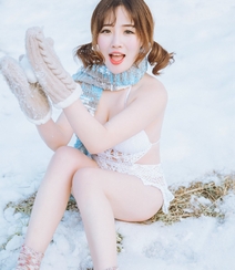 雪地里的养眼美模徐cake 唯美户外内衣写真美图组图23