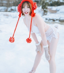 雪地里的养眼美模徐cake 唯美户外内衣写真美图组图24