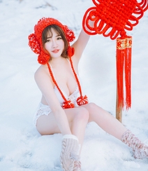 雪地里的养眼美模徐cake 唯美户外内衣写真美图组图30