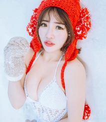 雪地里的养眼美模徐cake 唯美户外内衣写真美图组图33