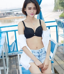 短发美女嫩模娜娜baby的户外比基尼写真图集组图17