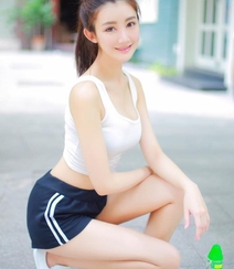 高颜值亚洲美少女 校花林沁园紧身热裤校园随拍美图组图2