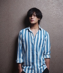 男演员、歌手赤西仁（Akanishi Jin）忧郁写真图片组图4