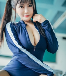 巨乳美少女阿乖Kiddo紧身制服高清写真图集组图7