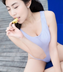 美女与海，性感美女许诺海边沙滩唯美比基尼写真组图12