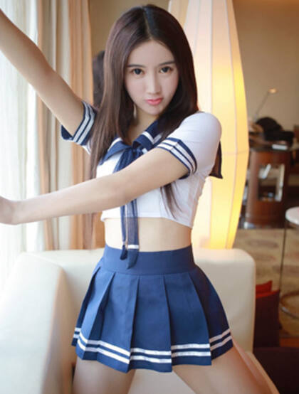 甜甜的小酒窝~性感可爱美女程程CC高清学生装制服写真