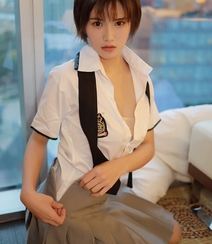 短发美少女学生制服装写真美图，清丽面容清新怡人组图17