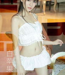 性感丰满白皙温婉齐刘海美女Sarah吊带内衣短裤写真图片组图10