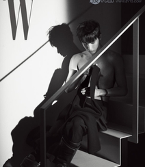 韩国帅哥李洙赫黑白写真图片，个性潮装尽显暖男特质组图5