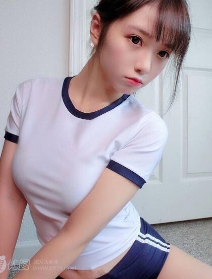 丰满性感台湾妹子borusushi紧身运动装短裤自拍照片