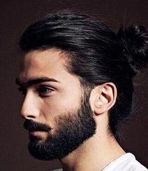 男生丸子头发型图片，帅气又减龄的欧美男人丸子头发型图