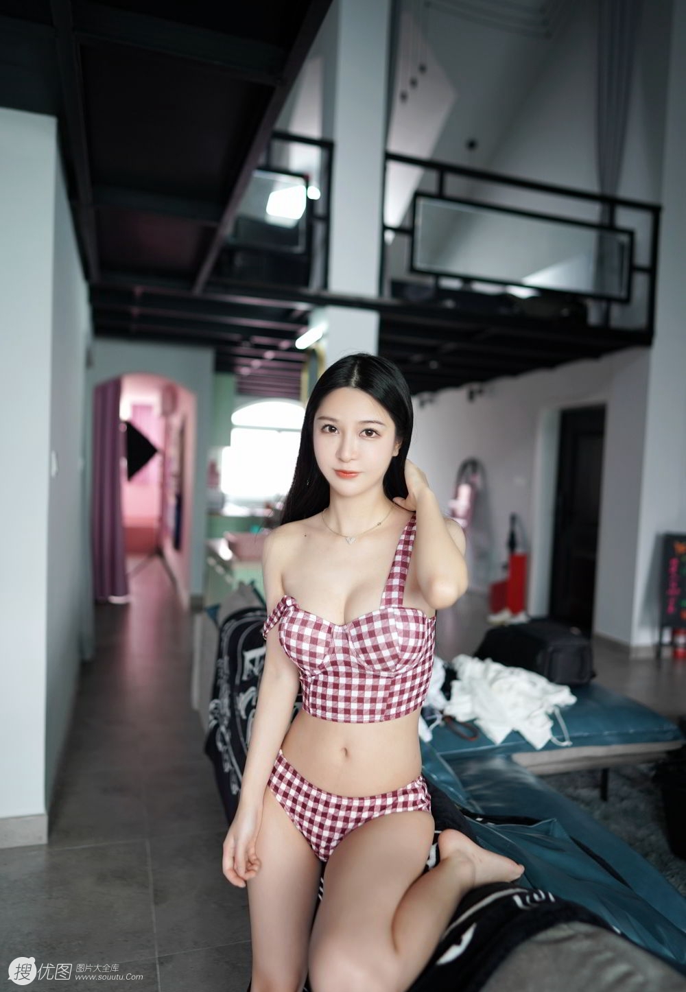 苗条身材与娇柔姿态，美女luna张静燕性感甜美写真图片图片