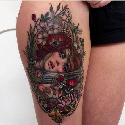 女生大腿，手臂等部位古典经典的彩绘人像纹身大图案图片