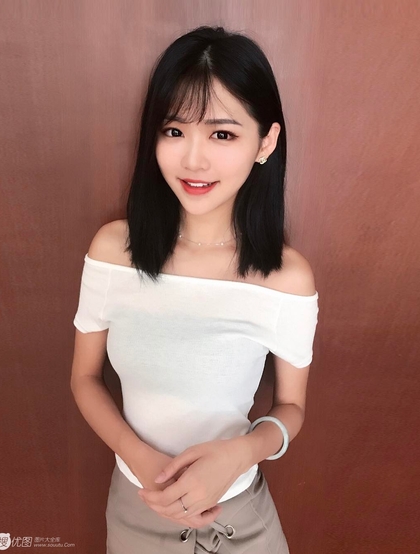 新加坡美女赵雨晴清纯阳光写真，生活照图片