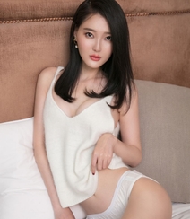 90后高挑美女嫩模潇潇粉，白，黑三套服饰性感写真图片组图20