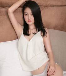 90后高挑美女嫩模潇潇粉，白，黑三套服饰性感写真图片组图21