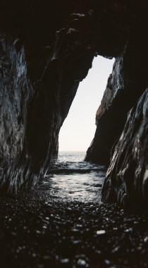 海上的礁石，溶洞风景手机背景图片组图3