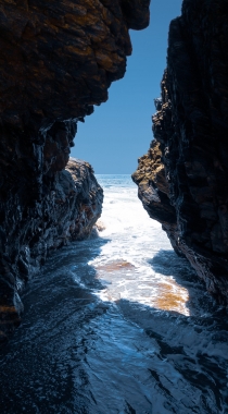 海上的礁石，溶洞风景手机背景图片组图9