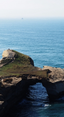 海上的礁石，溶洞风景手机背景图片组图13