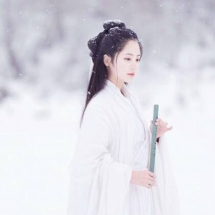 2020绝美古风雪景下的小姐姐，美艳绝伦头像