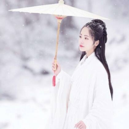 2020绝美古风雪景下的小姐姐，美艳绝伦头像