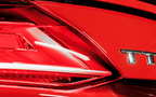 红色奥迪TT跑车高科技内饰及炫酷的车灯细节部分展示壁纸组图2