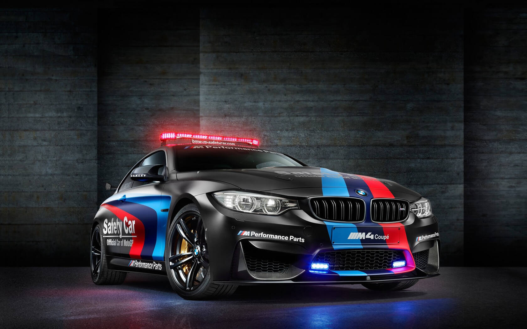 黑色宝马bmw_M4_Coupe警车，跑车系列高清壁纸图片第1张图片