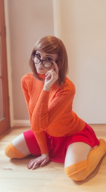 短发欧美女生橙色毛衣cosplay动漫女角色手机壁纸组图1