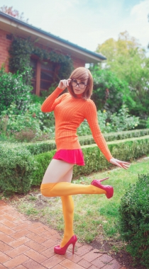 短发欧美女生橙色毛衣cosplay动漫女角色手机壁纸组图3