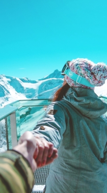 清纯美女高清雪山旅游摄影唯美手机壁纸组图10