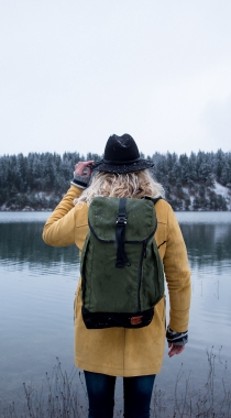 清纯美女高清雪山旅游摄影唯美手机壁纸组图11