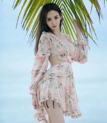 海边的靓丽身影，精致小脸高挑泳装美女于思琪海边比基尼写真图集组图30