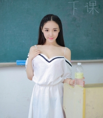 性感90后美女嫩模杨子芯甜美迷人写真，生活照图集组图6