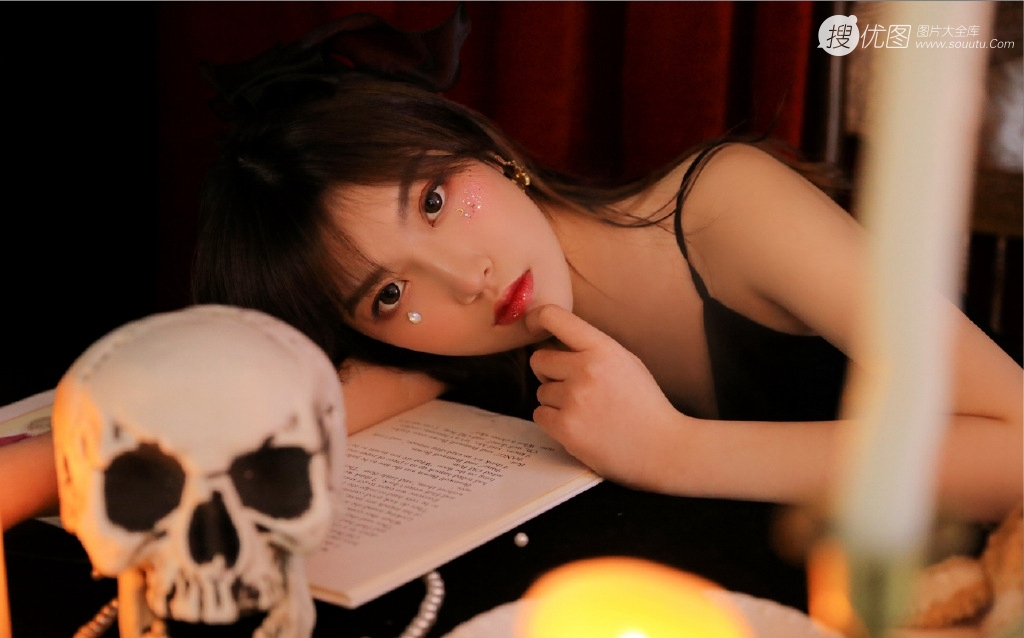 黑色翅膀的天使恶魔吗？彩妆美女暗黑风格纱裙写真图片图片