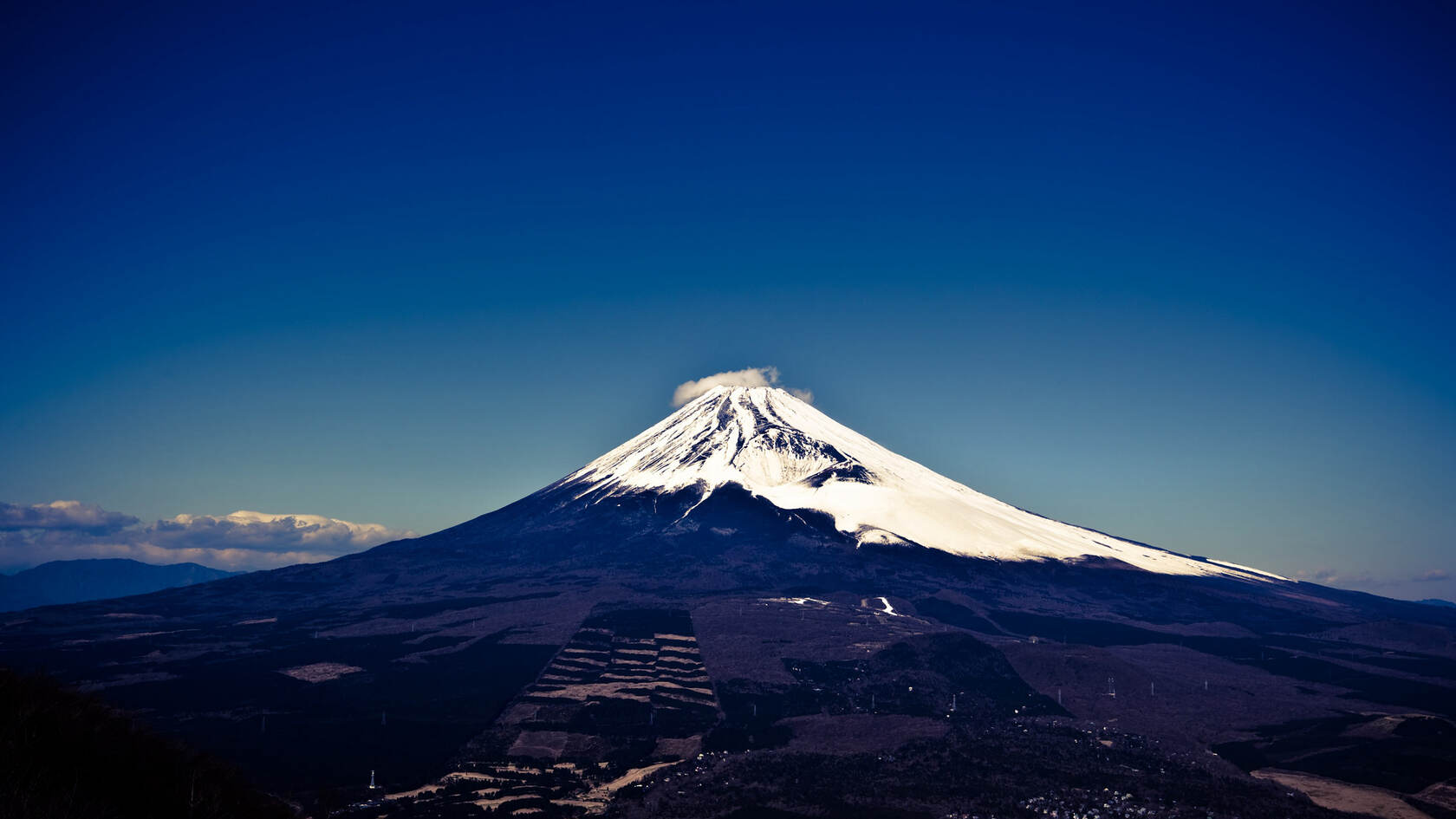 唯美的雪山山脉高清2K屏幕电脑壁纸套图3