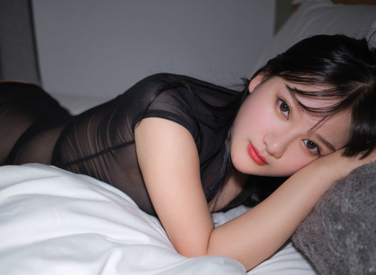 丰满00后极品美女王幼仪演绎女仆与魅惑睡衣写真美图套图22