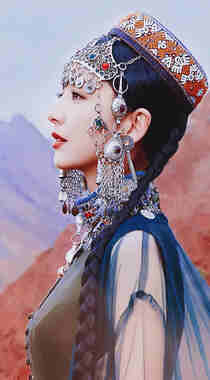新疆美女明星佟丽娅绝美新疆传统服饰写真2K手机壁纸
