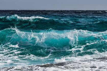 大海、海浪、浪花、波涛汹涌的海浪浪花景色壁纸图片