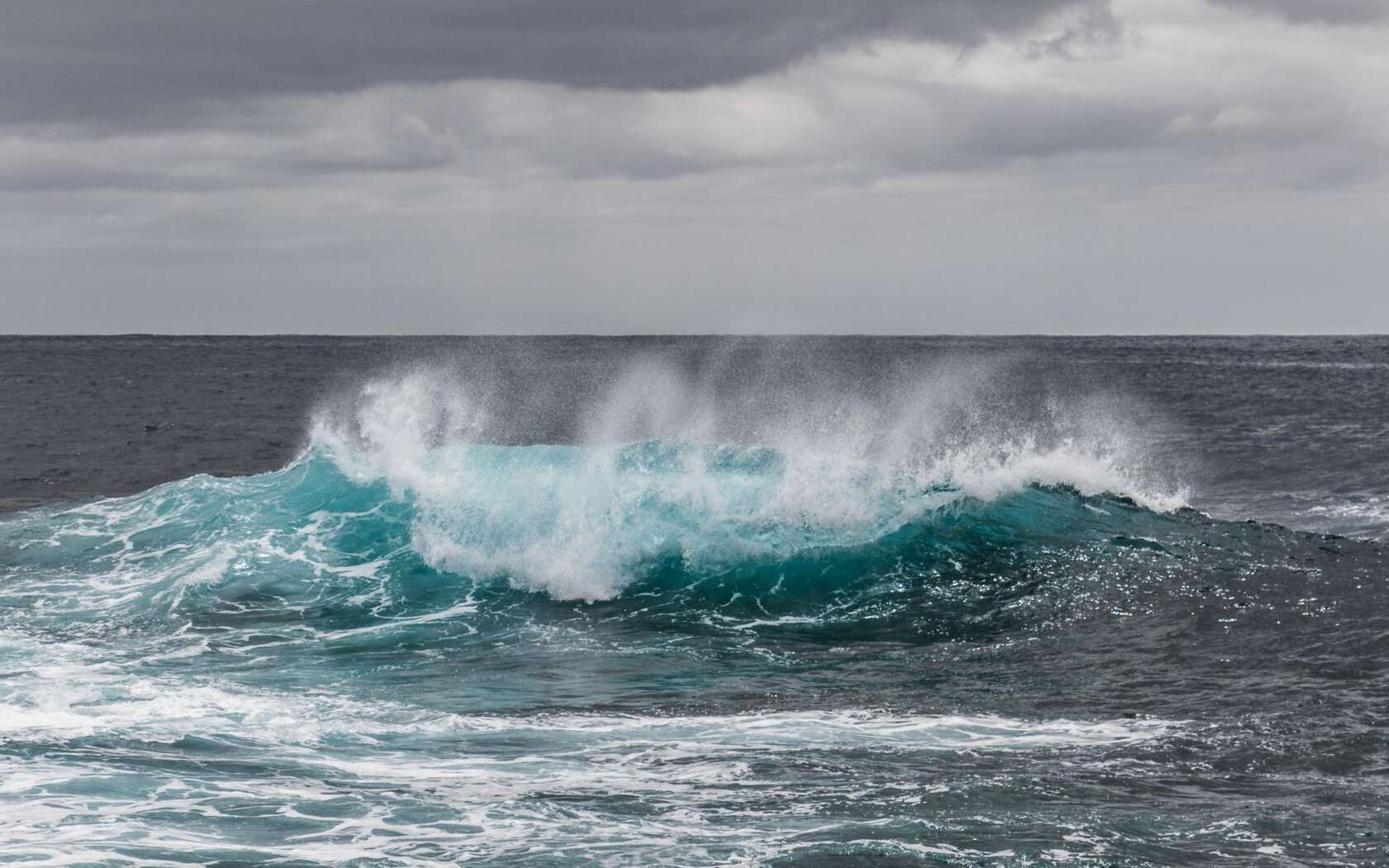 大海、海浪、浪花、波涛汹涌的海浪浪花景色壁纸图片套图3